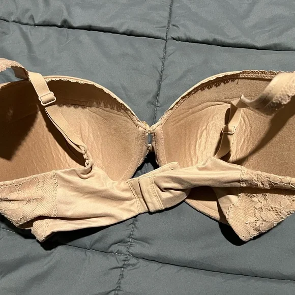 Victoria's Secret Lace Bra in Beige34DDD - Picture 5 of 6